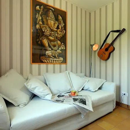 Parva Sed Apta Mihi * Φέρμο