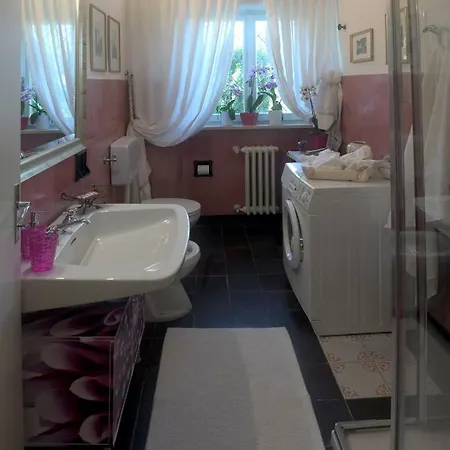 Parva Sed Apta Mihi Hotel *